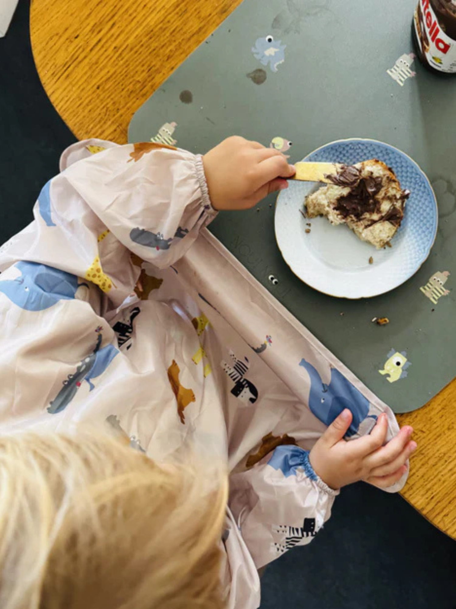 Long-Sleeve Bibs: How to Keep Baby's Clothes Clean at Mealtimes