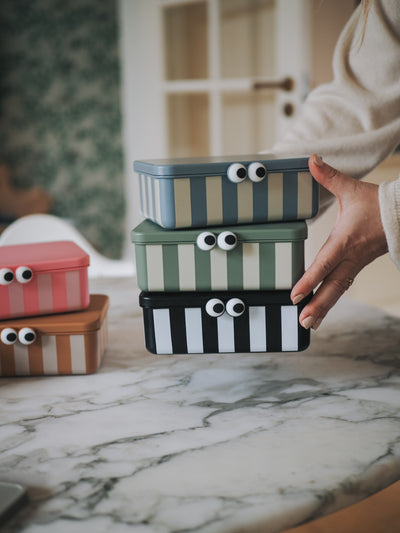 Kids Lunch Box with 3 Removable Trays - black