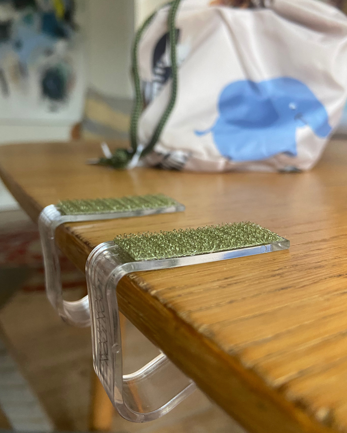 Bavoir type t-shirt à manches longues