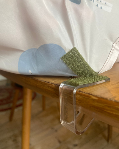 Slabbetje in shirtvorm met lange mouwen