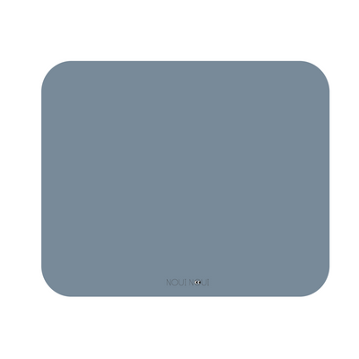 XL Placemat in dusty blue. Perfect to protect the table surface from spills and scratches.
