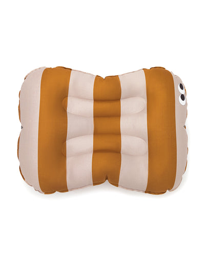 alt="Inflatable child booster seat cushion with carry bag, elastic strap, and anti-slip dots"