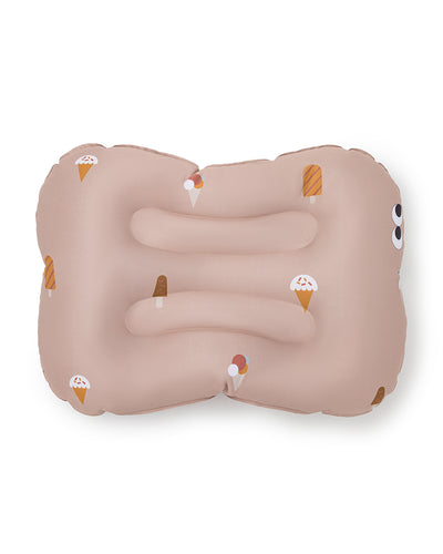 alt="Inflatable child booster seat cushion with carry bag, elastic strap, and anti-slip dots"