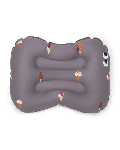 alt="Inflatable child booster seat cushion with carry bag, elastic strap, and anti-slip dots"