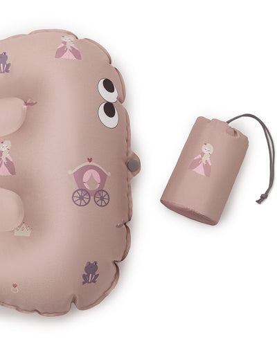 Inflatable child booster seat cushion with a pattern of princess and carriage. Held in rose tone in tone colors. Comes in a practical bag.