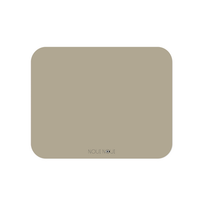 Placemat in olive haze gray. Perfect to protect the table surface from spills and scratches.